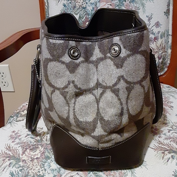 Coach Vintage Signature Wool & Leather Handbag - Picture 14 of 16